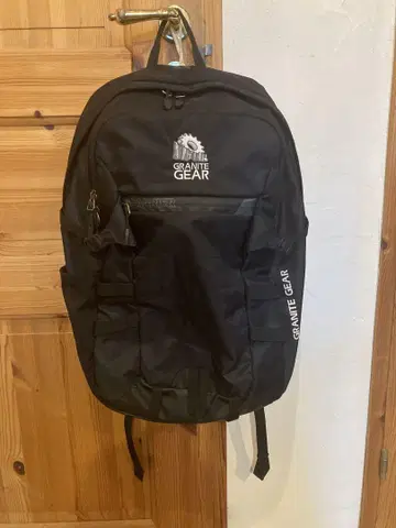 GRANITE GEAR 블랙 백팩 20L