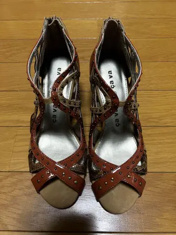 새상품 미사용 cavacava 샌들 23.0