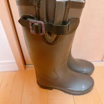 마가렛호웰 다크 그린 버클 장화 22cm