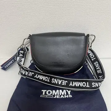 TOMMY JEANS 블랙 숄더백