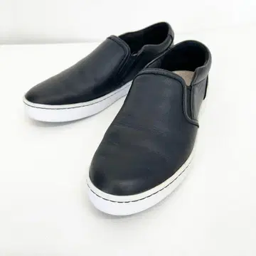 Clarks Pawley Bliss 사이드 고어 가죽 스니커즈