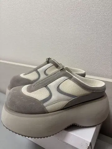SLY mule running sneaker 뮬 러닝 스니커즈