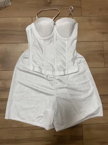 브라이덜 이너 화이트