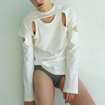 littlesuzie 컷 아웃 롱 슬리브 T셔츠