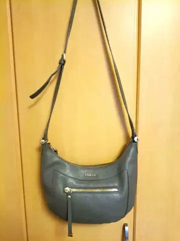 FURLA 그레이 가죽 숄더백