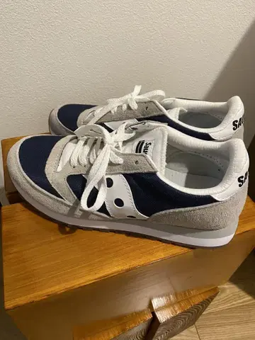 SAUCONY 써코니 스니커즈 25.5cm 새상품급