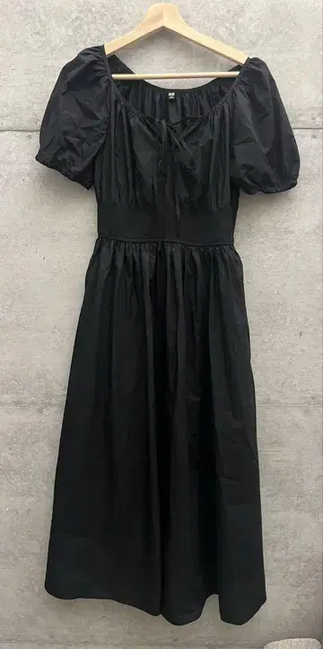 블랙 오프숄더 반팔 롱 원피스 S