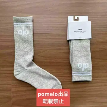 [ Alo Yoga ] ThrowbackSock 로고 라인 삭스