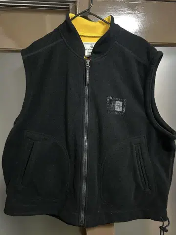 먼싱웨어 MUNSINGWEAR 플리스 베스트 집업 LL 블랙 옐로우