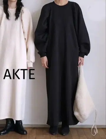 AKTE 래글런 슬리브 개더 원피스