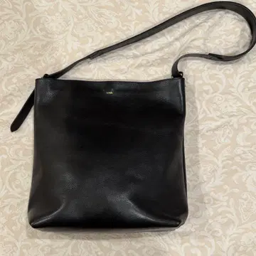 LONA 로나 VISS tote 토트백 블랙 금박 외 포켓