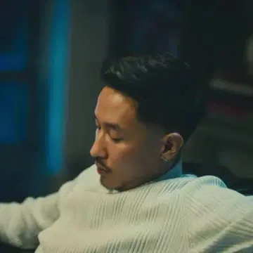 KEIJU 착용 sefr 보니 스웨터 스카이블루