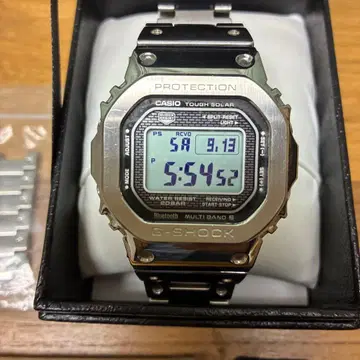카시오 G-SHOCK GMT-B5000D