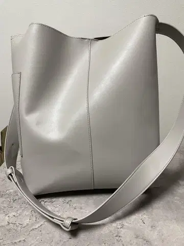ZARA 그레이 가죽 숄더백