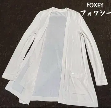 폭시 가디건 미사용에 가까운 로고 플레이트 FOXEY 미들 가디건