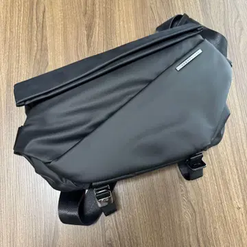 니드 바디백 R1 NIID URBANATURE 블랙