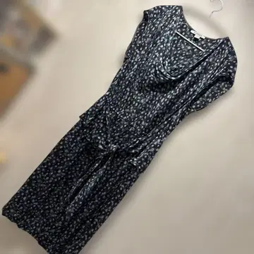 마렐라 물방울 패턴 무릎 기장 원피스 MARELLA