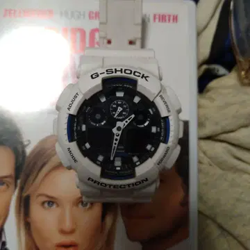G-SHOCK 화이트 시계