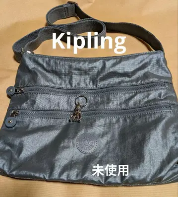 키플링 4연 지퍼 나일론 숄더 미사용 메탈릭 그레이