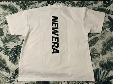 NEW ERA 모크넥 루즈핏 화이트 T셔츠 L 뒷면 로고