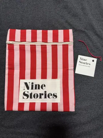 [Nine Stories] 미사용 새상품. 택 포함. 북 파우치