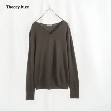 새상품급 Theory luxe 니트 스웨터 v넥 울 40 사이즈