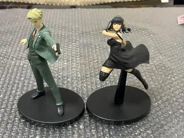 요르 포저 & 로이드 포저 피규어 세트