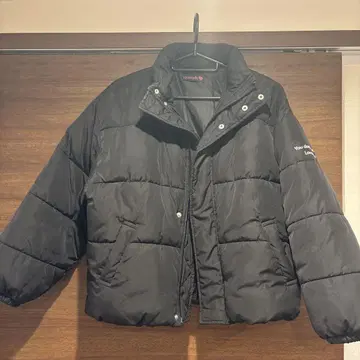 블랙 숏 기장 다운 자켓
