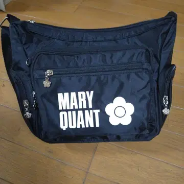 새상품 MARY QUANT 숄더백 6포켓 마리콴트