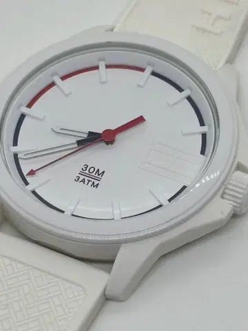 TOMMY HILFIGER 화이트 가동품