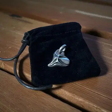 빌월 가죽 하트 크로스 펜던트 탑 참