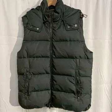 새상품급 MooRER 무레르 다운 베스트 후드 부착 블랙