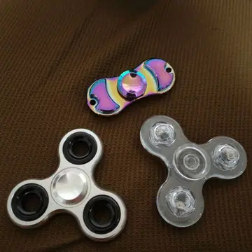 핸드 스피너 3개