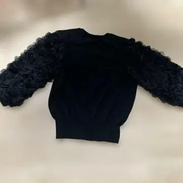 블랙 꽃 모티브 니트