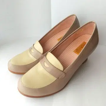 키다리 아저씨 베이지 가죽 힐 로퍼 25.5cm