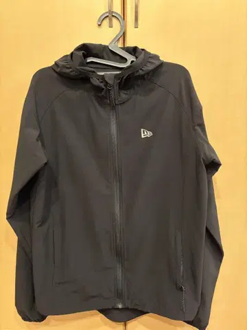 NEW ERA 뉴에라 윈드 브레이커 블랙