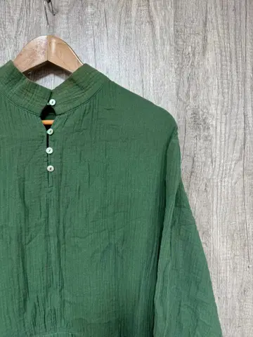 안티카 더블 거즈 A 라인 티어드 허리 절개 하이넥