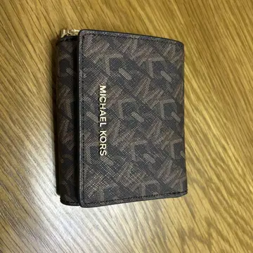 MICHAEL KORS 모노그램 접이식 지갑