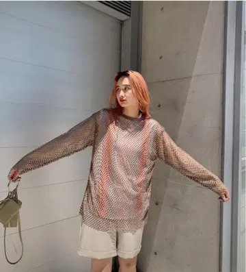 착용 1~2회 Ameri Vintage 메쉬 상의