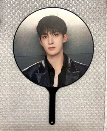 SEVENTEEN 세부치 도겸 DK 부채 RIGHT HERE