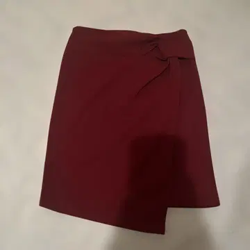 버건디 타이트 스커트 무릎 기장 어시멘틀리 미사용 새상품 와인