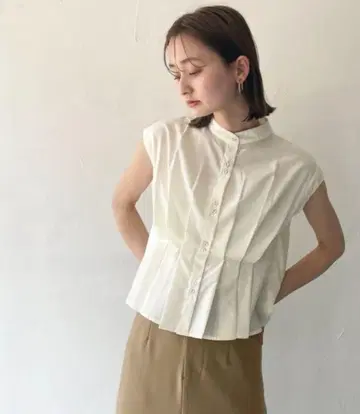 CLEIO 턱 블라우스 아이보리
