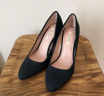 새상품 ZARA BASIC 펌프스 사이즈 36