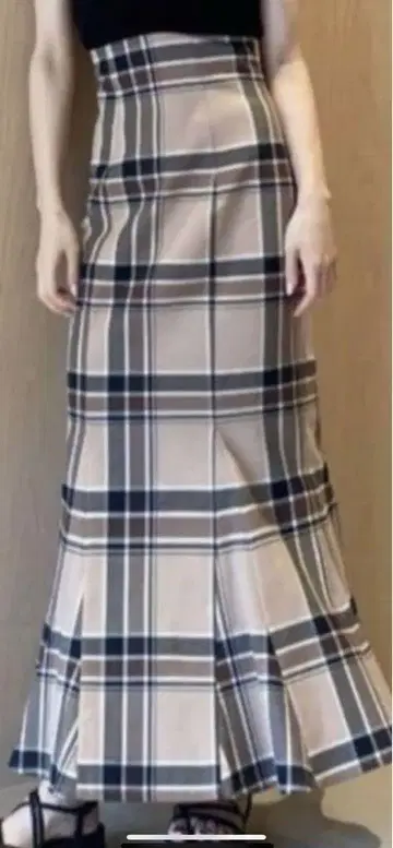 스나이델 스커트 미사용 새상품 택 포함