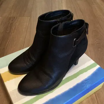 [새상품급] 모드 에 자코모 루 쉘 도르 벨트 포함 숏부츠 24cm