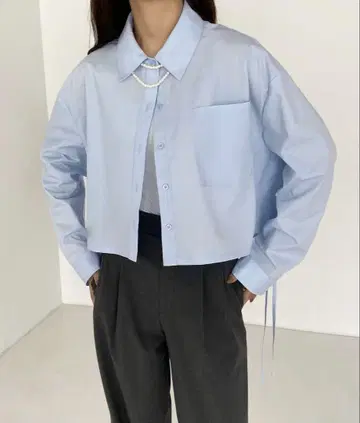 라이트 블루 크롭 셔츠 L 사이즈