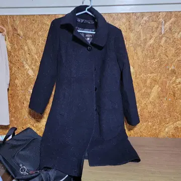 JUSGLITTY 블랙 롱 코트 사이즈 2