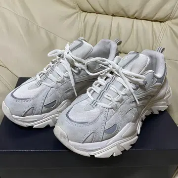 FILA 휠라 인트레이션 라이트 스니커즈 28.0cm