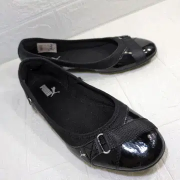 새상품급 PUMA 블랙 플랫슈즈 24.5 발레 슈즈 펌프스