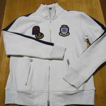 Admiral 자수 화이트 후드티